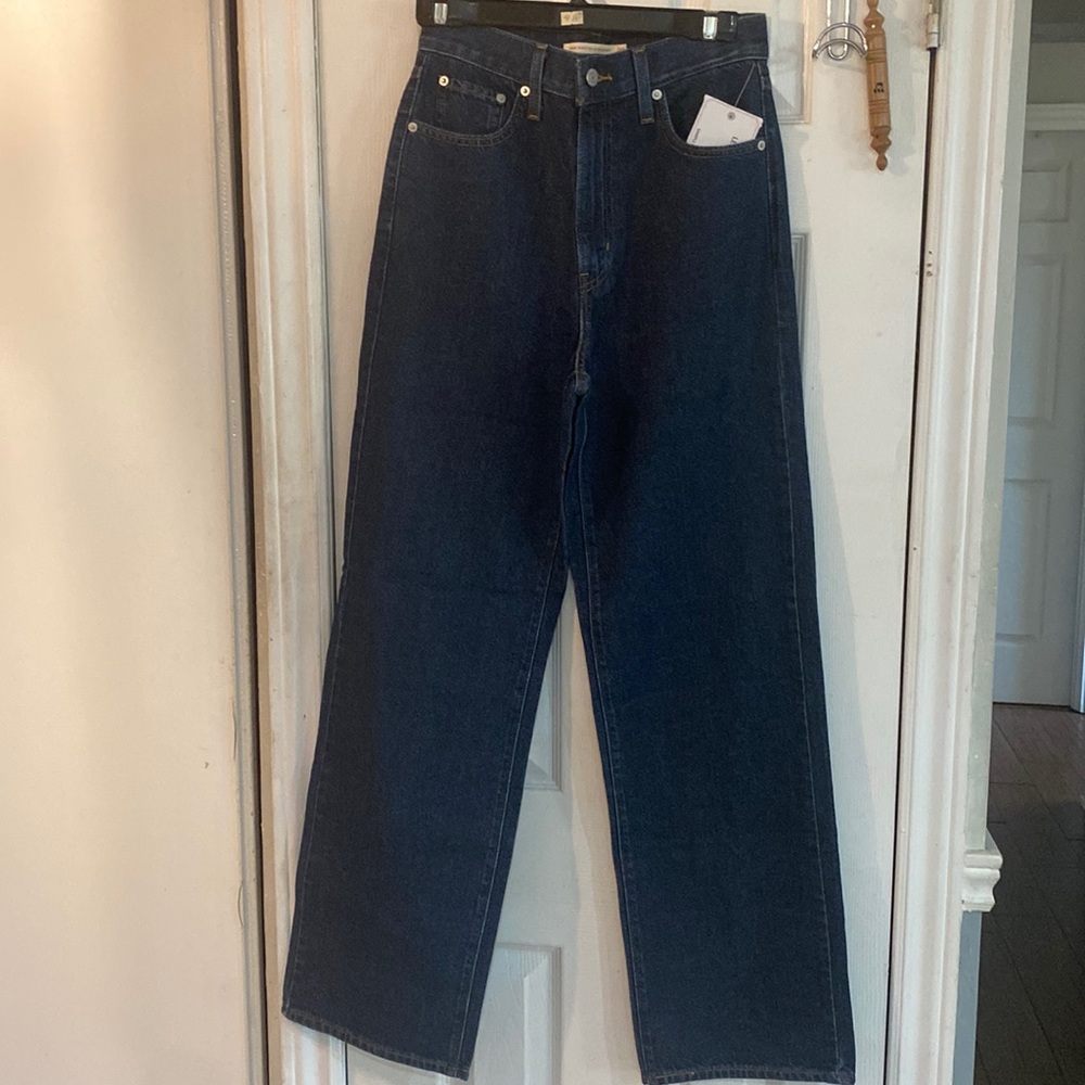 Levi’s high waisted straight jeans 27/31 dark wash 100% cotton